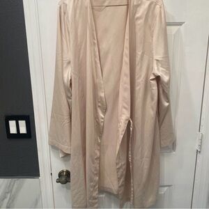 Plum Pretty Sugar Cream Robe